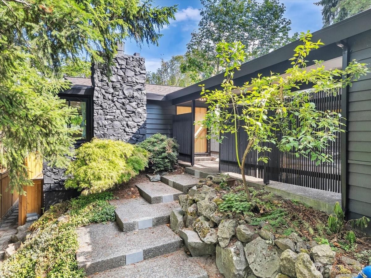 MLS #NWM2433969 image #0