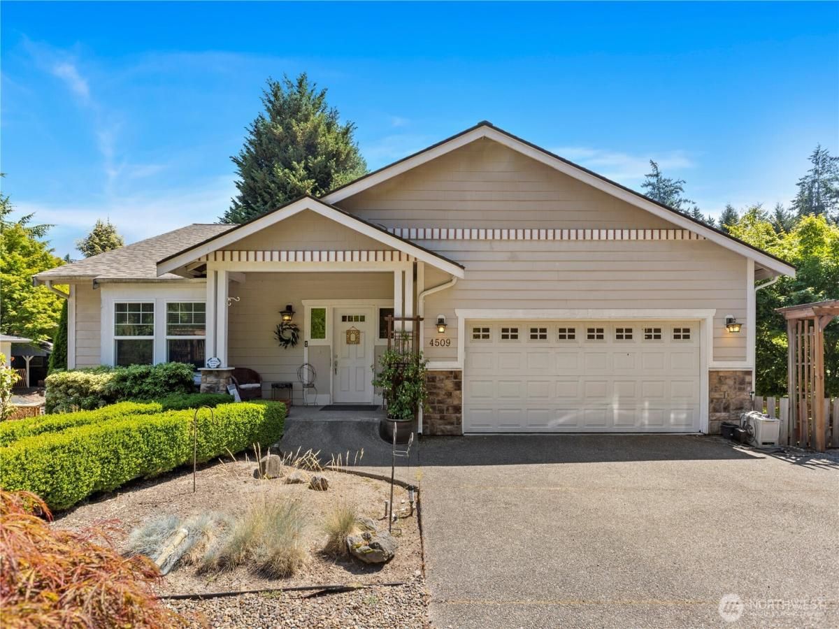 MLS #NWM2434058 image #0