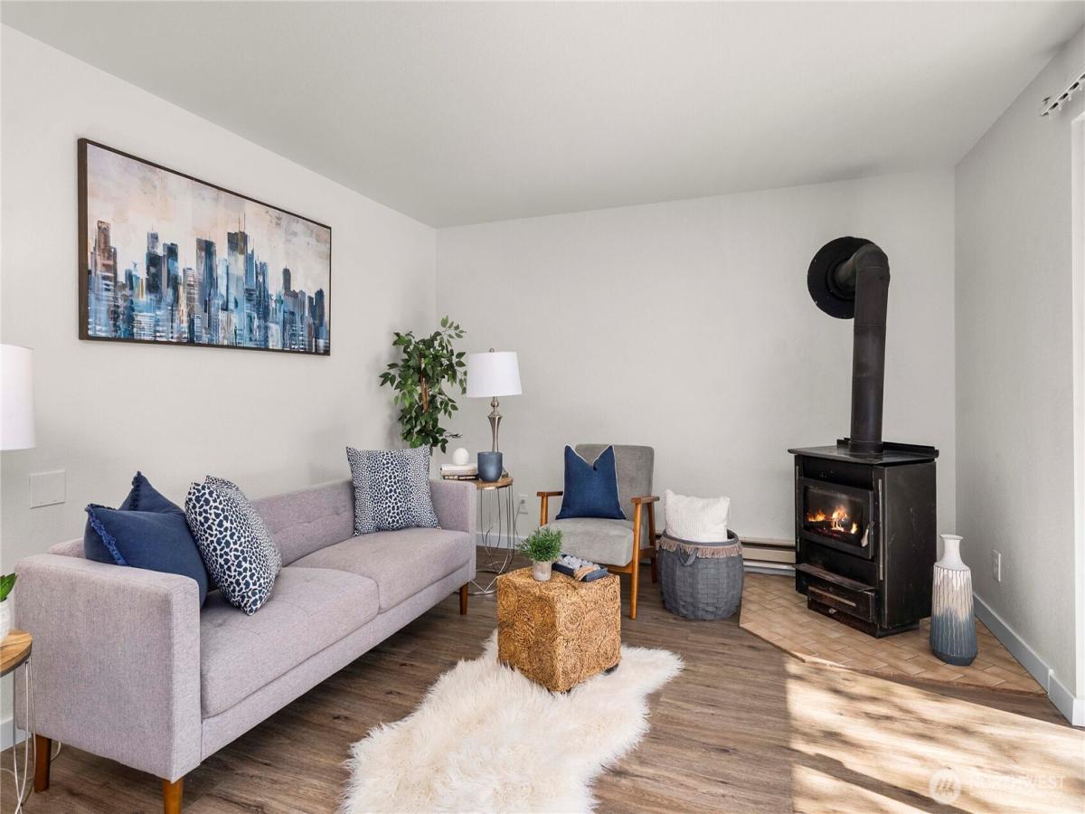 MLS #NWM2434160 image #0