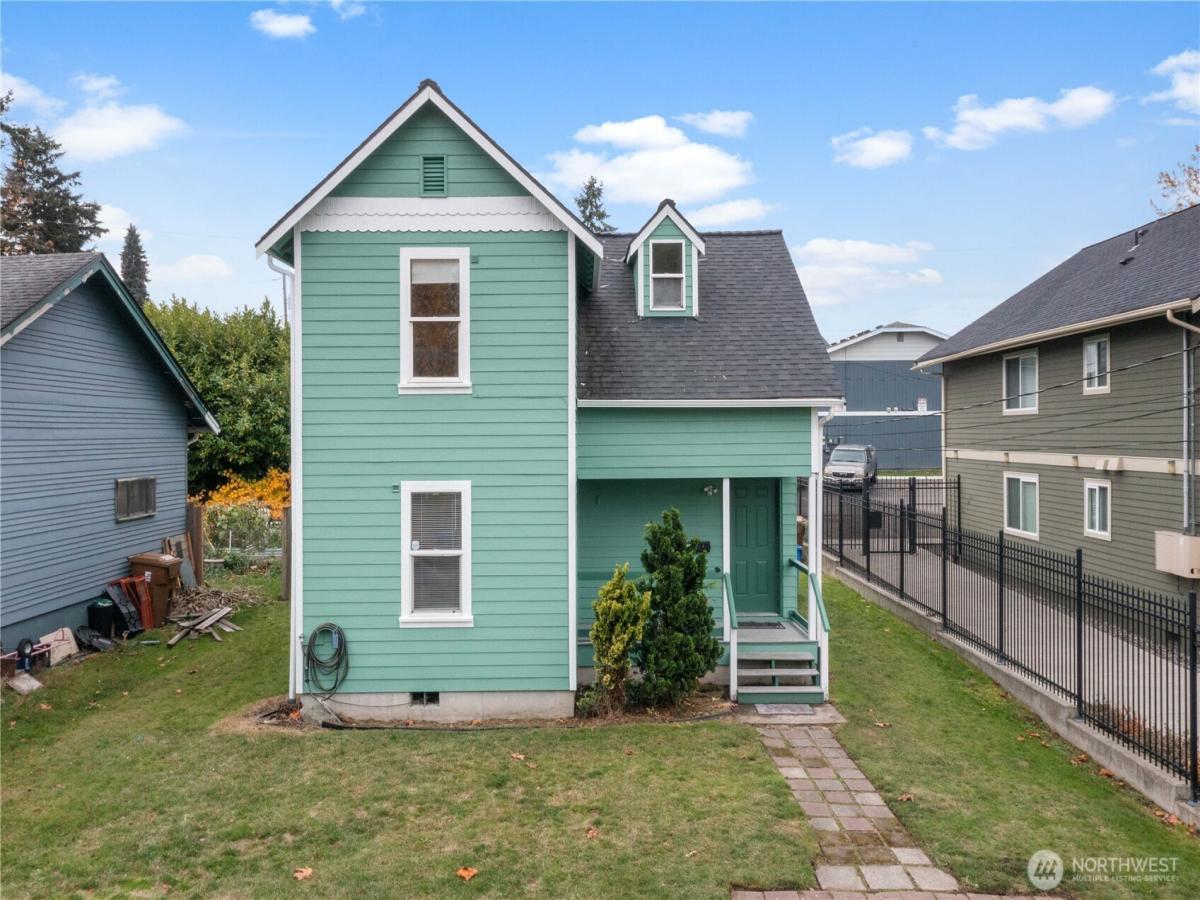 MLS #NWM2434229 image #0