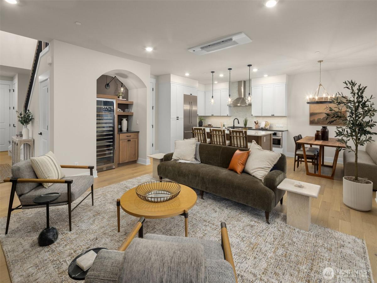 MLS #NWM2434235 image #0