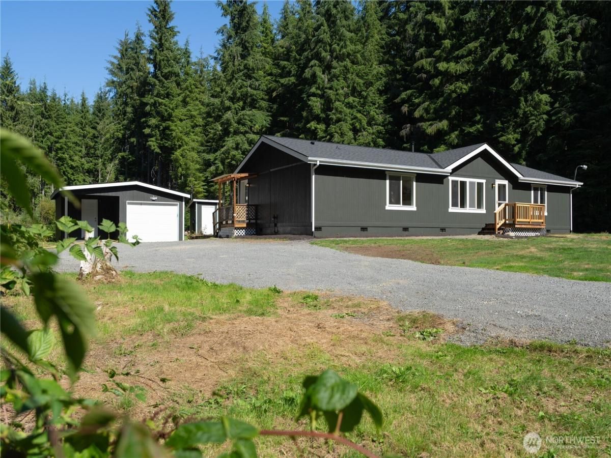 MLS #NWM2434584 image #0