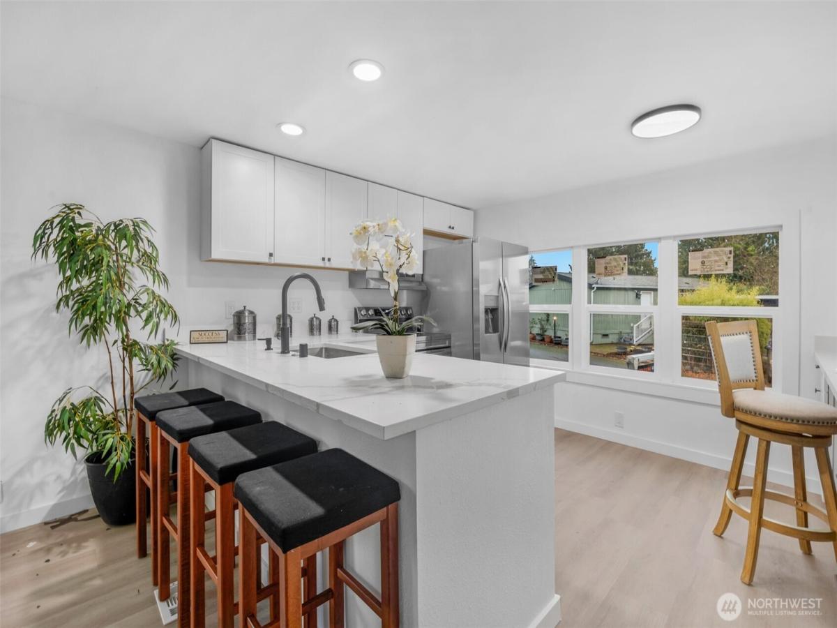 MLS #NWM2434992 image #0