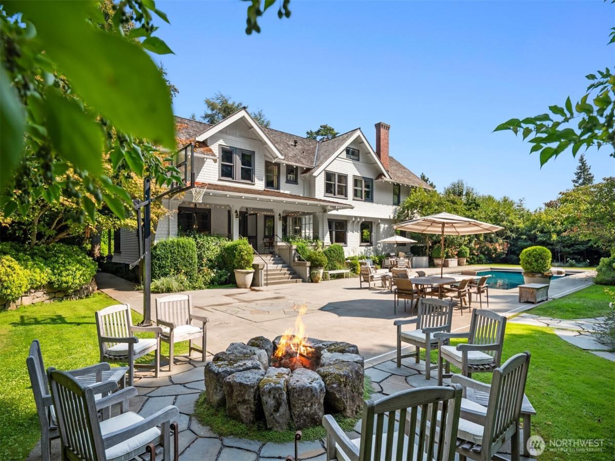 MLS #NWM2435025 image #0