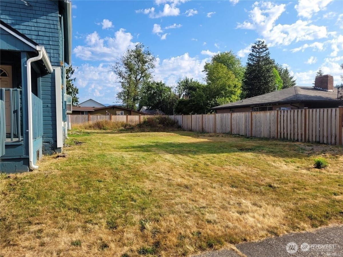 MLS #NWM2435281 image #0