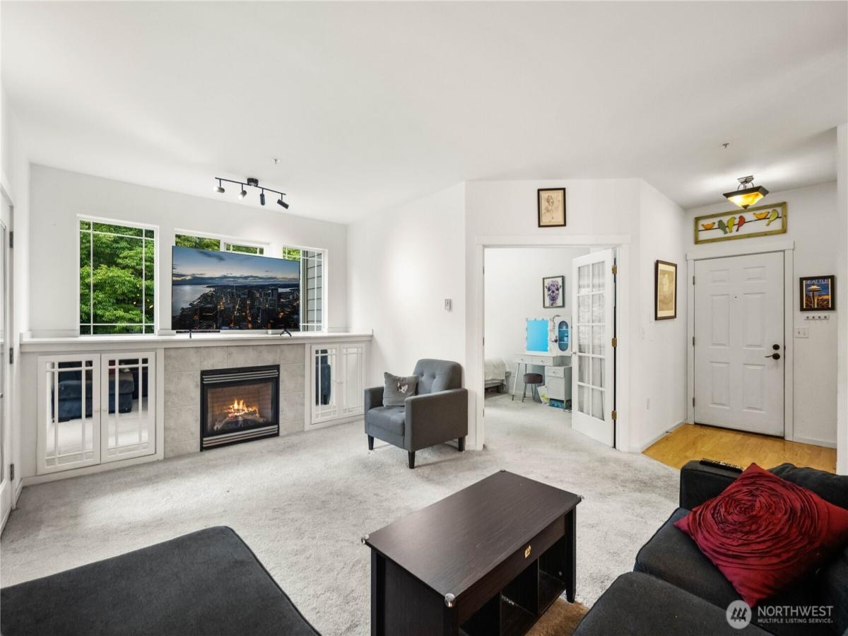 MLS #NWM2435289 image #0