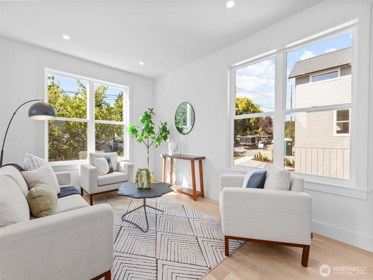 MLS #NWM2435337 image #0