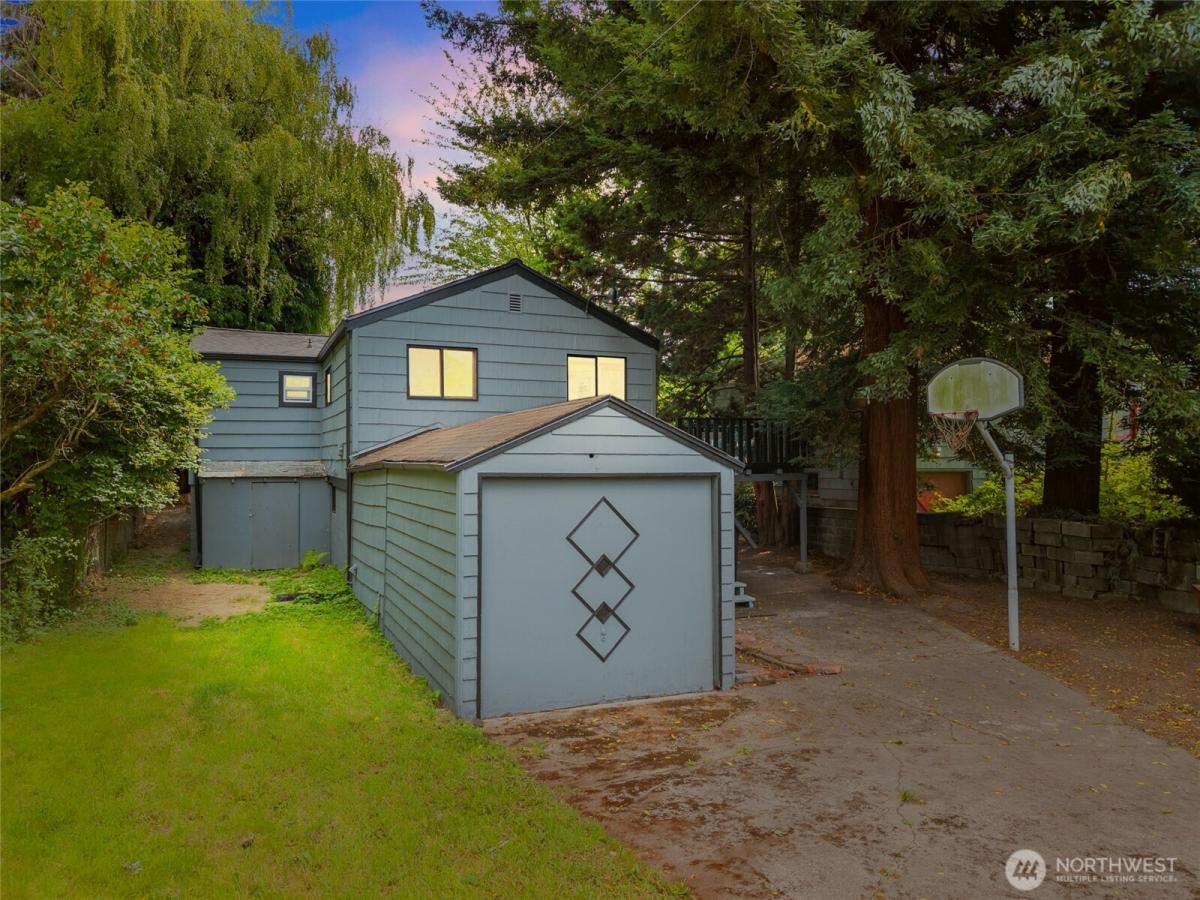 MLS #NWM2435354 image #0