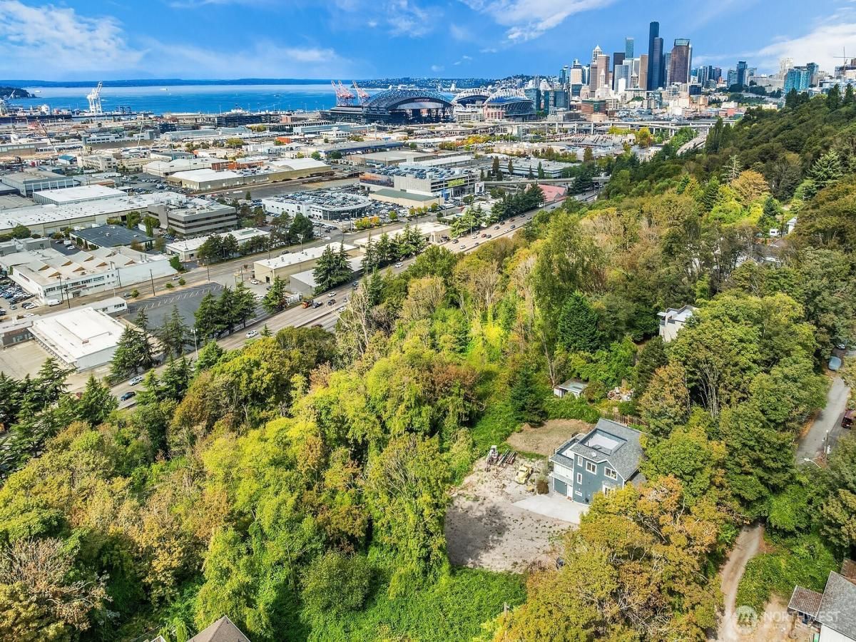 MLS #NWM2435403 image #0