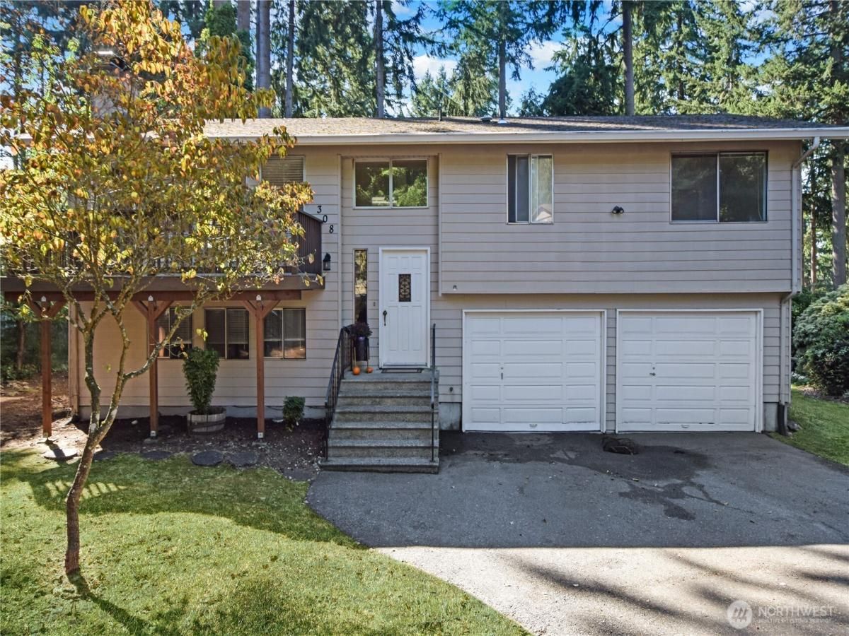 MLS #NWM2435646 image #0