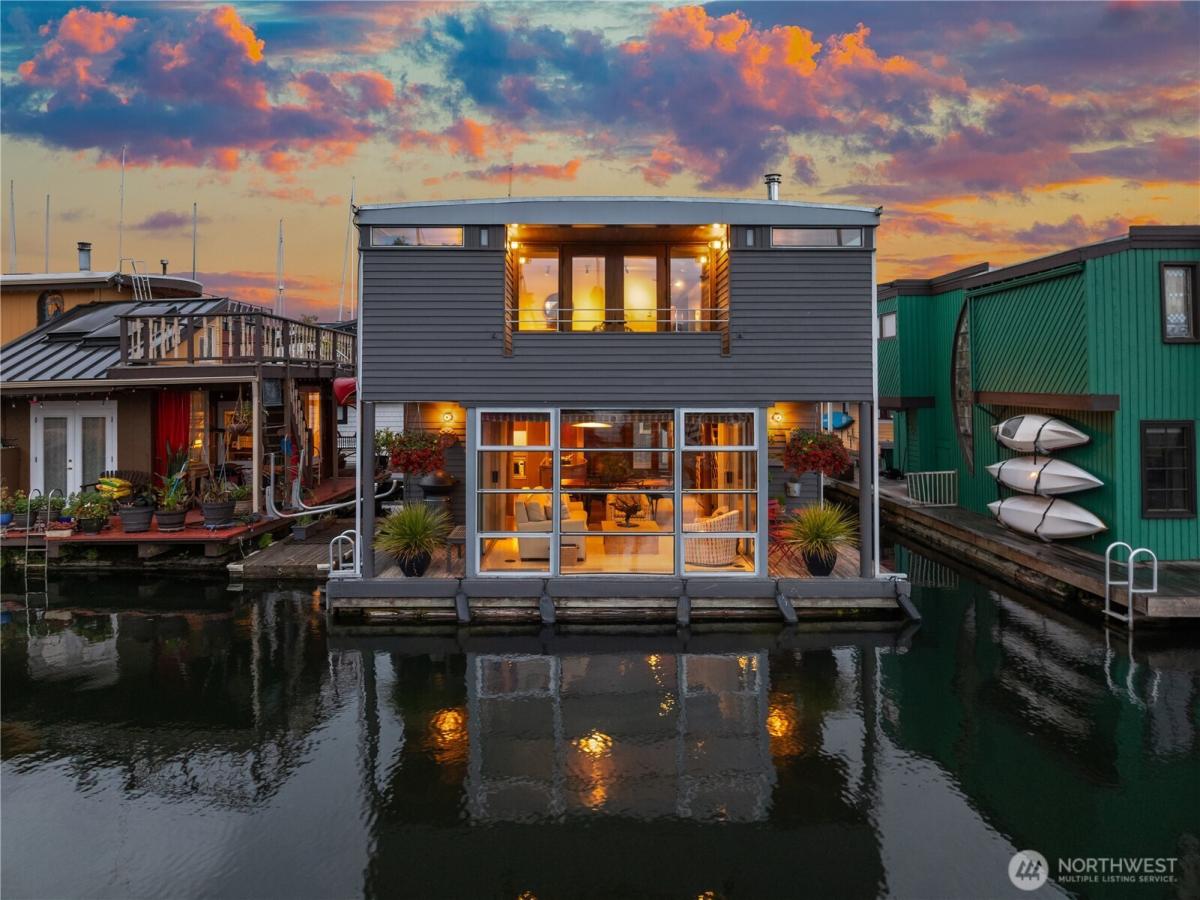 MLS #NWM2435837 image #0