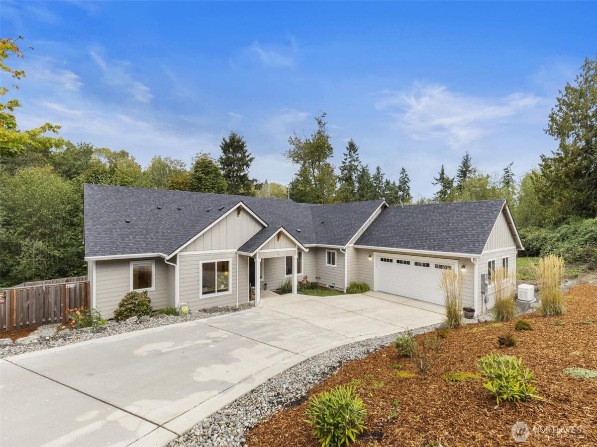 MLS #NWM2435853 image #0