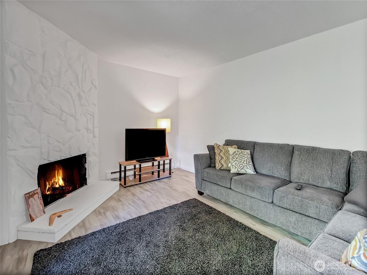 MLS #NWM2435948 image #0