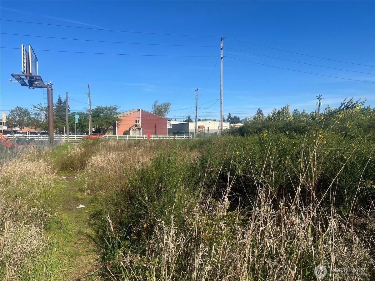 MLS #NWM2436015 image #0