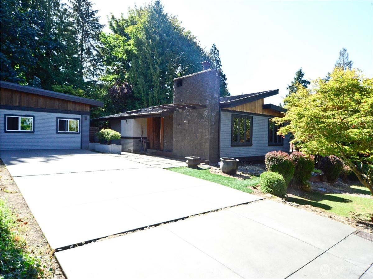 MLS #NWM2436164 image #0