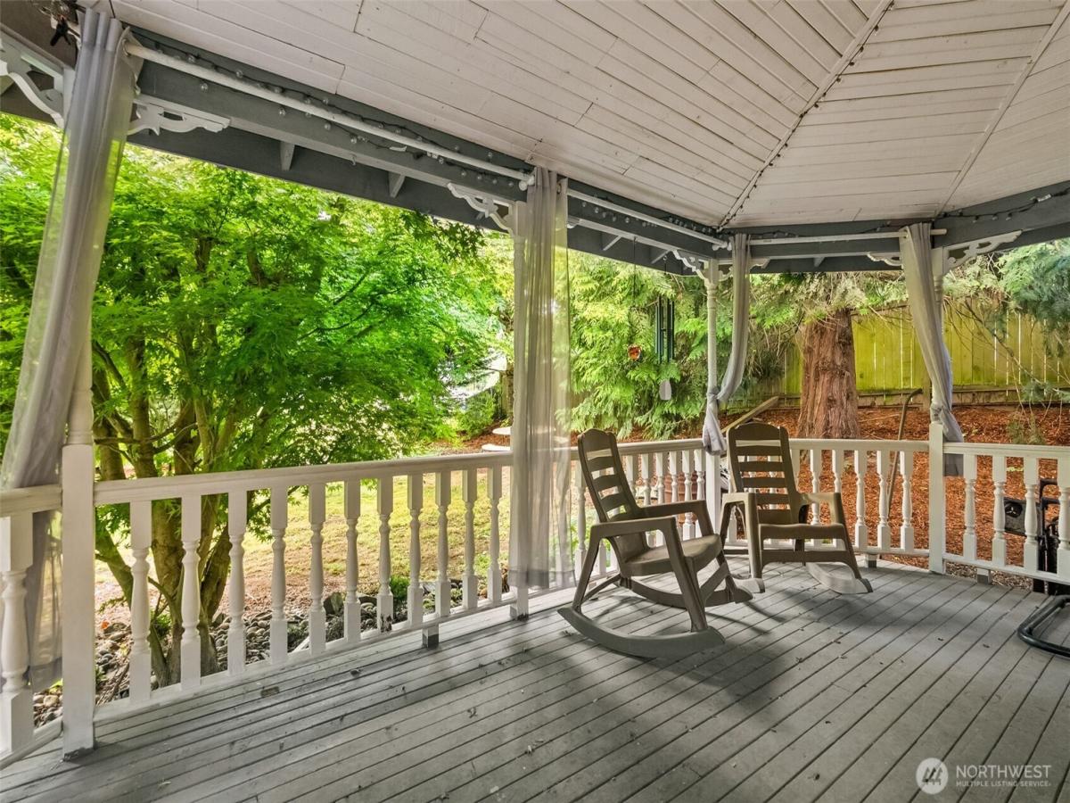 MLS #NWM2436235 image #0