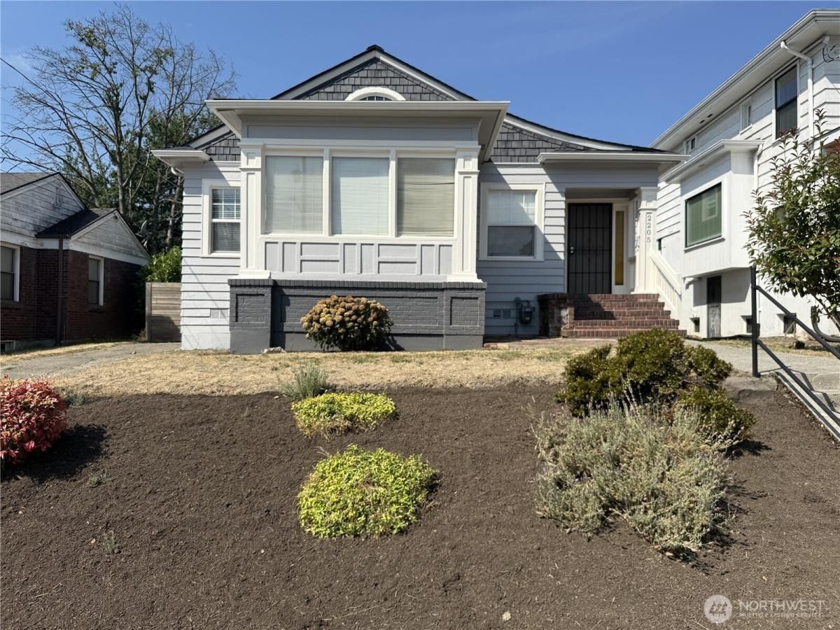 MLS #NWM2436266 image #0