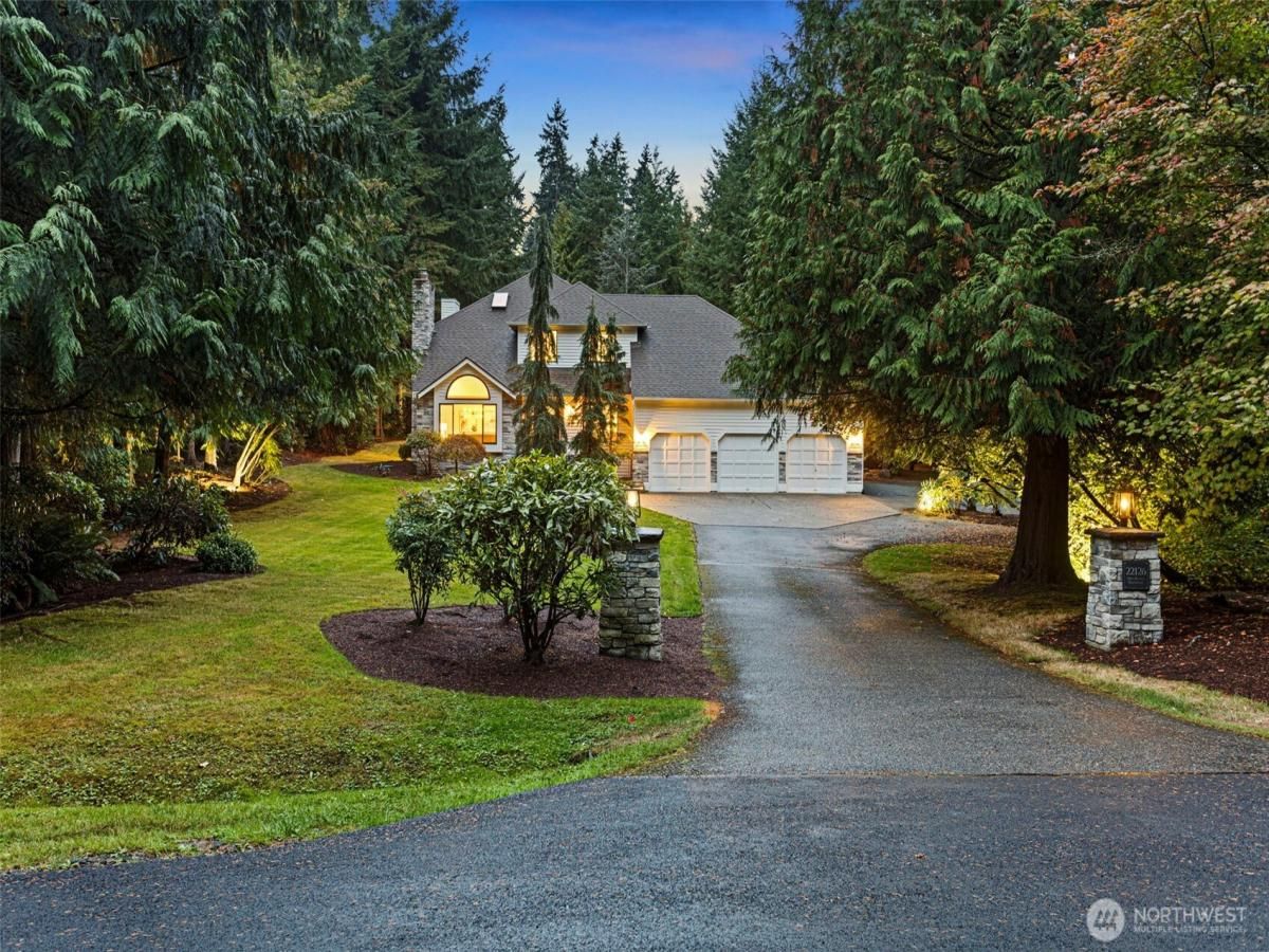 MLS #NWM2436622 image #0