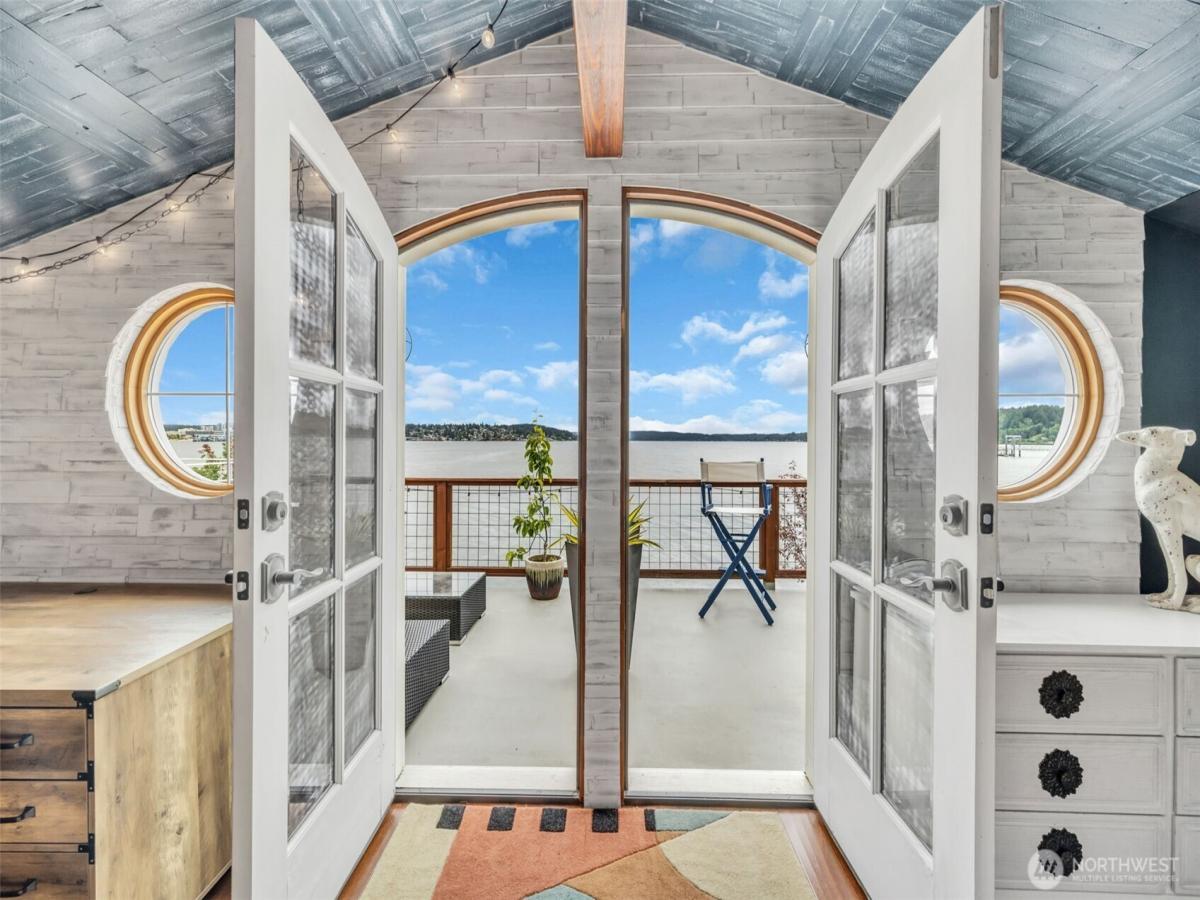 MLS #NWM2436682 image #0