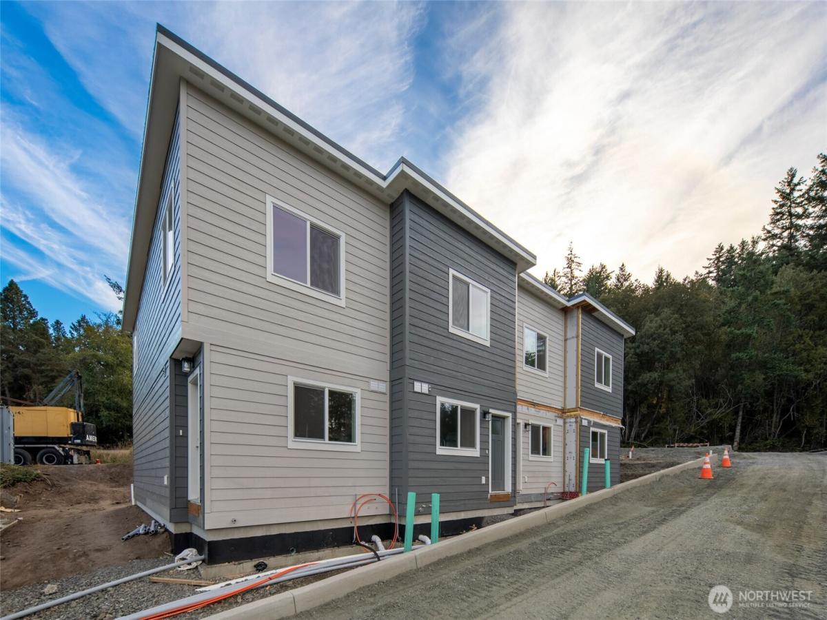 MLS #NWM2436697 image #0