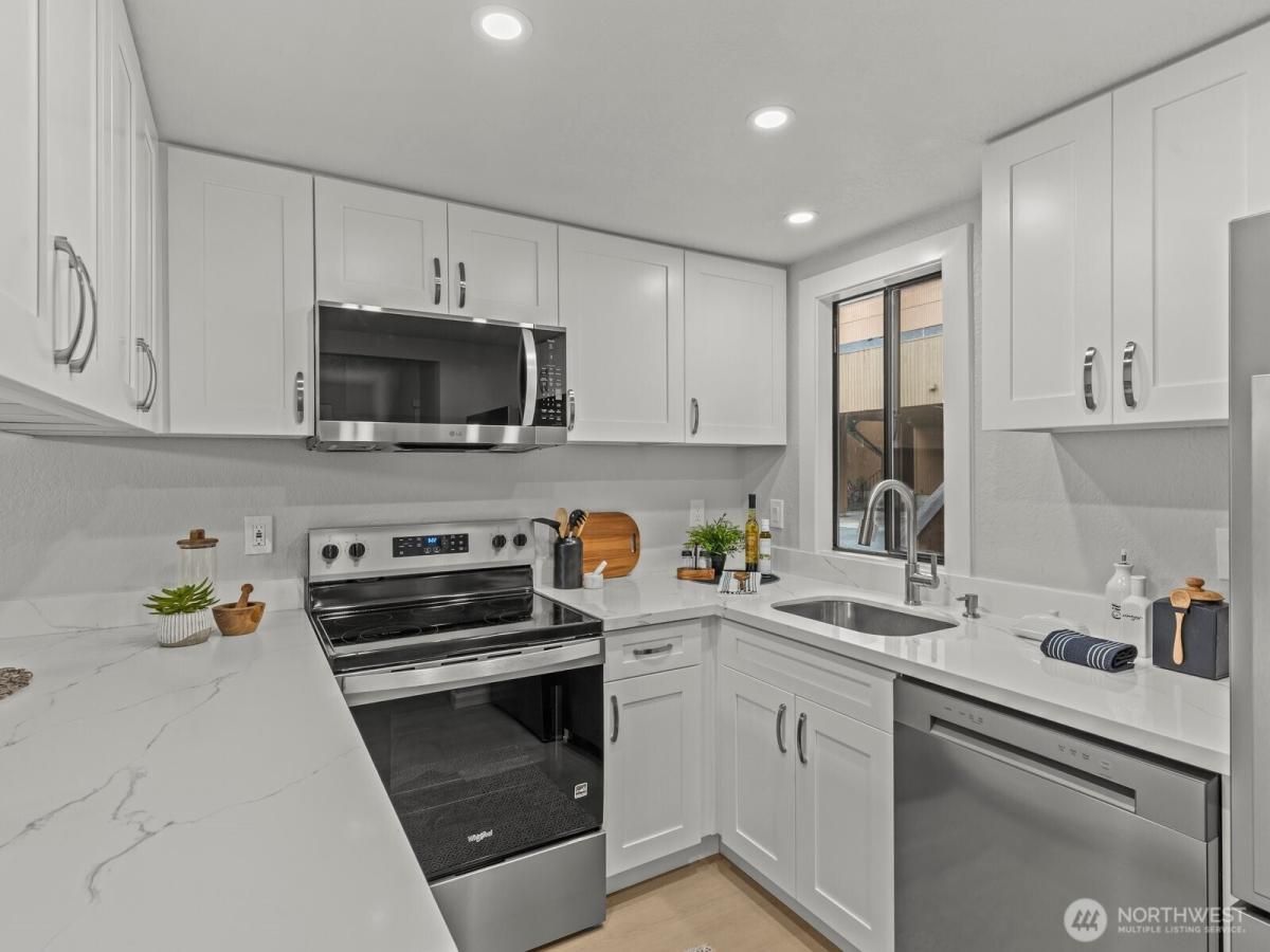 MLS #NWM2436880 image #0