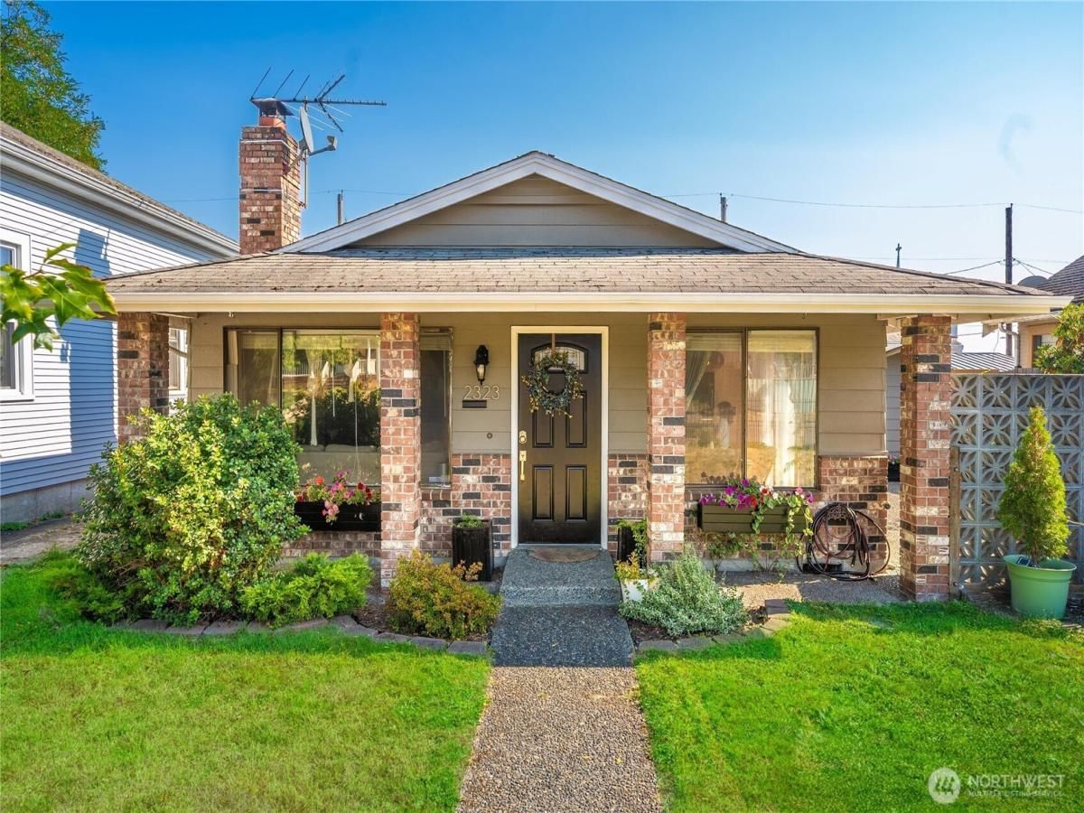 MLS #NWM2436966 image #0