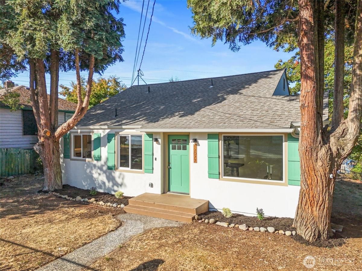 MLS #NWM2437032 image #0