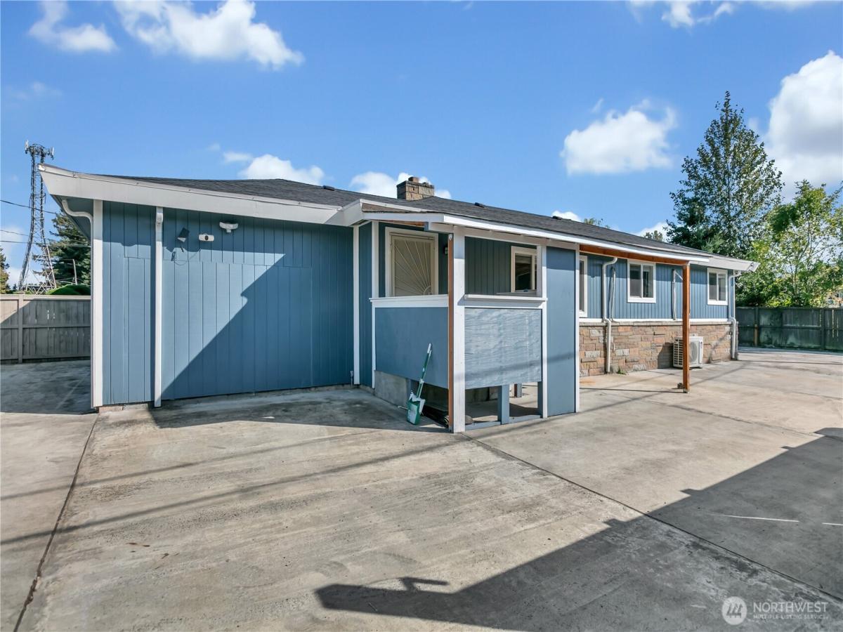 MLS #NWM2437363 image #0