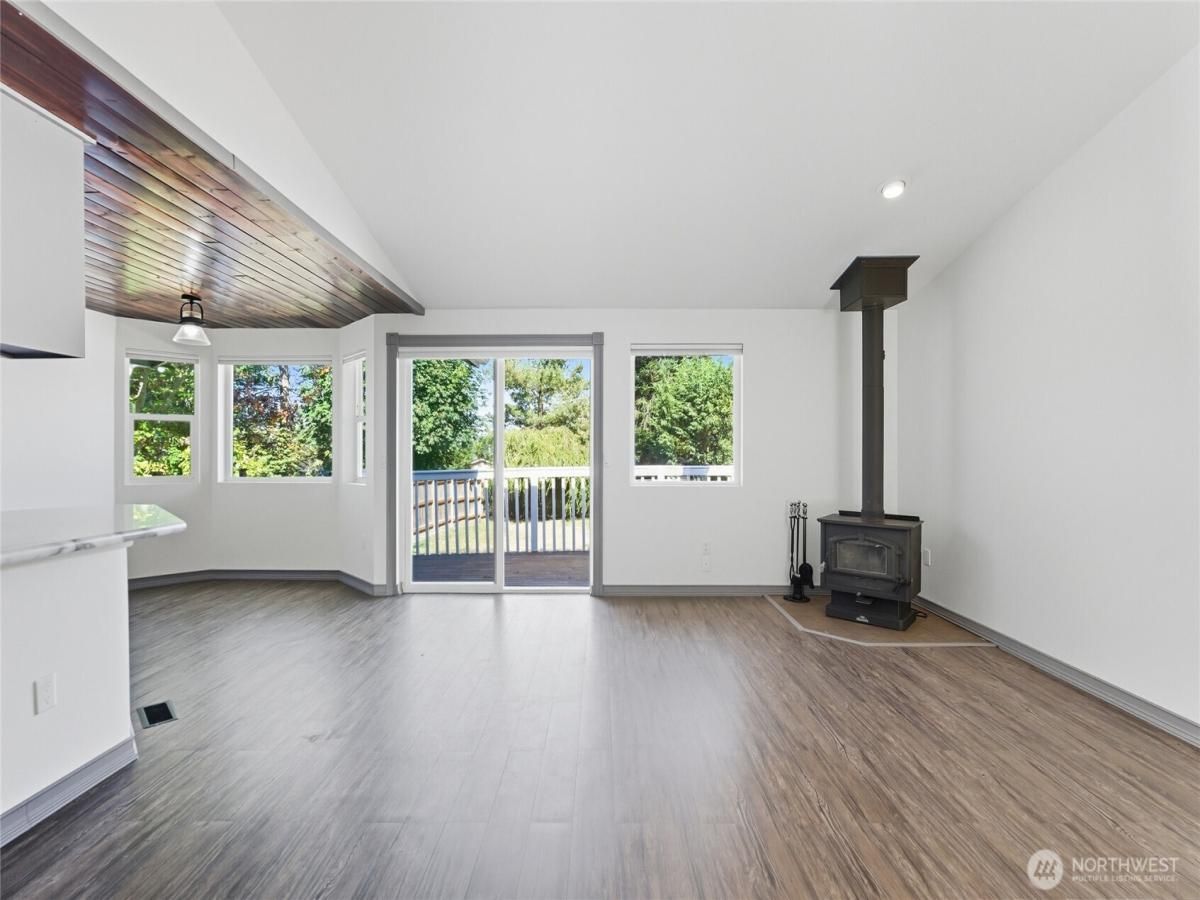 MLS #NWM2437526 image #0