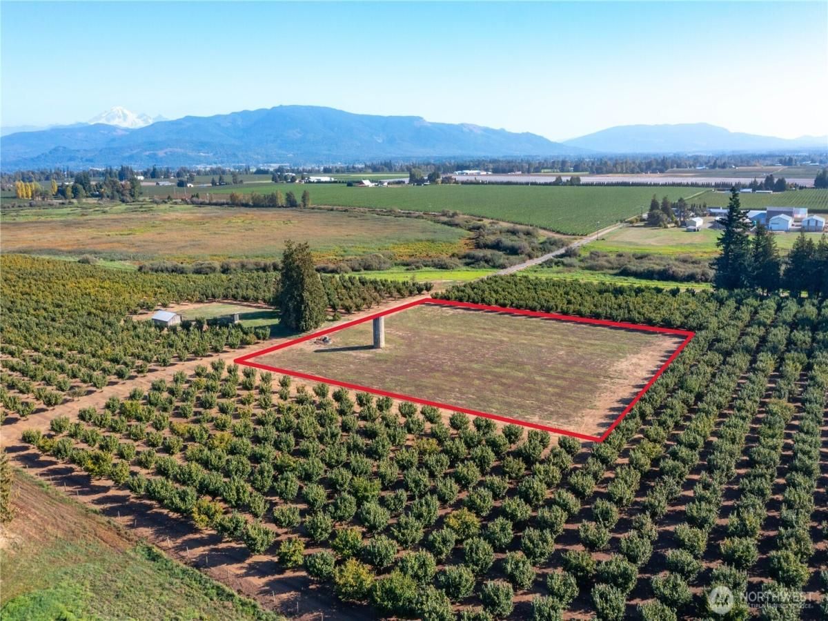 MLS #NWM2438065 image #0