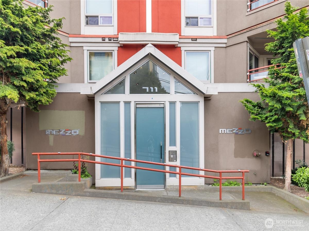 MLS #NWM2438248 image #0