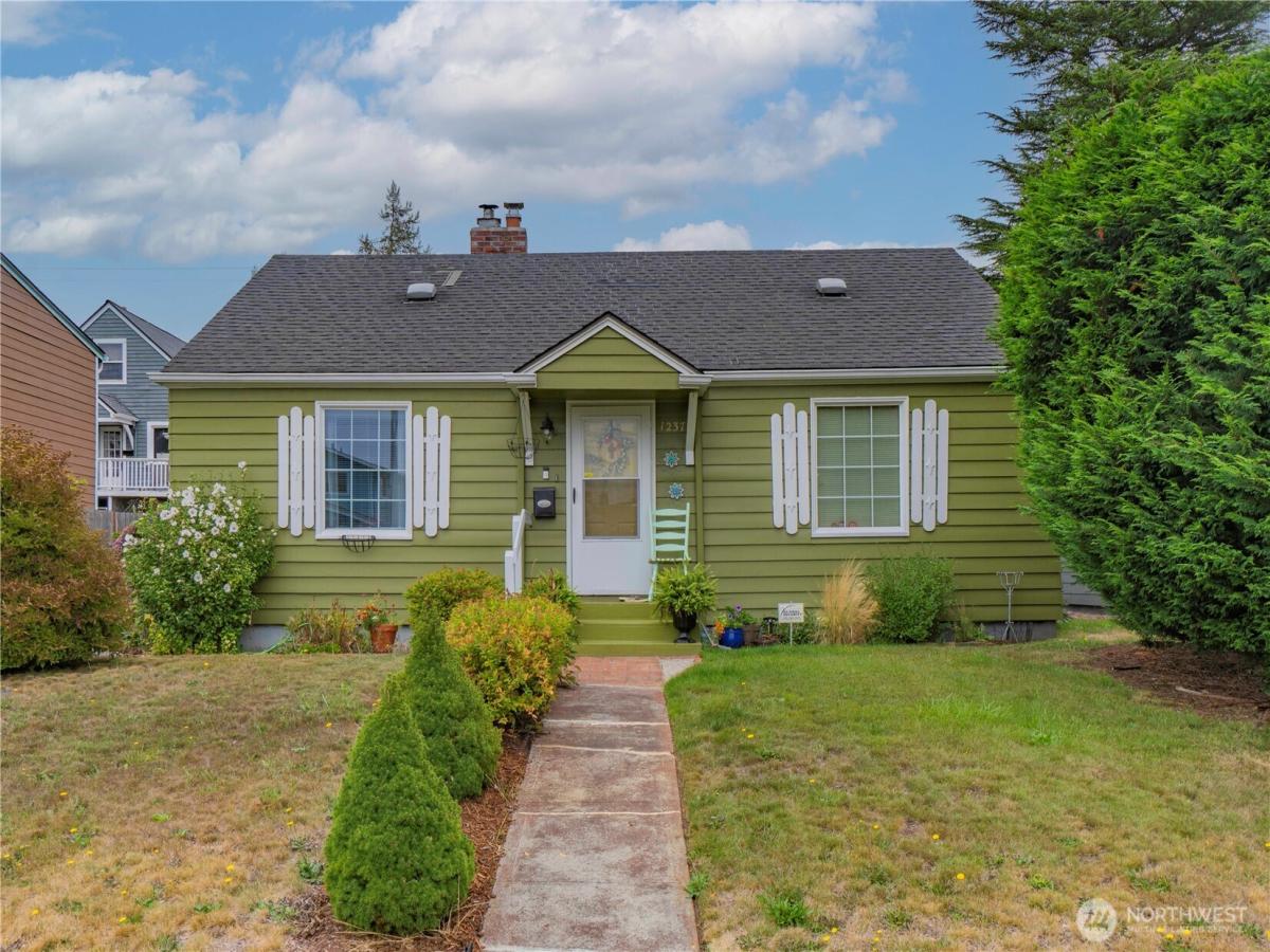 MLS #NWM2438655 image #0