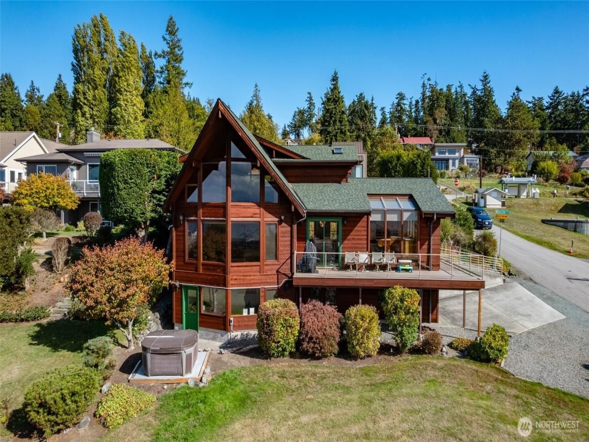 MLS #NWM2438903 image #0