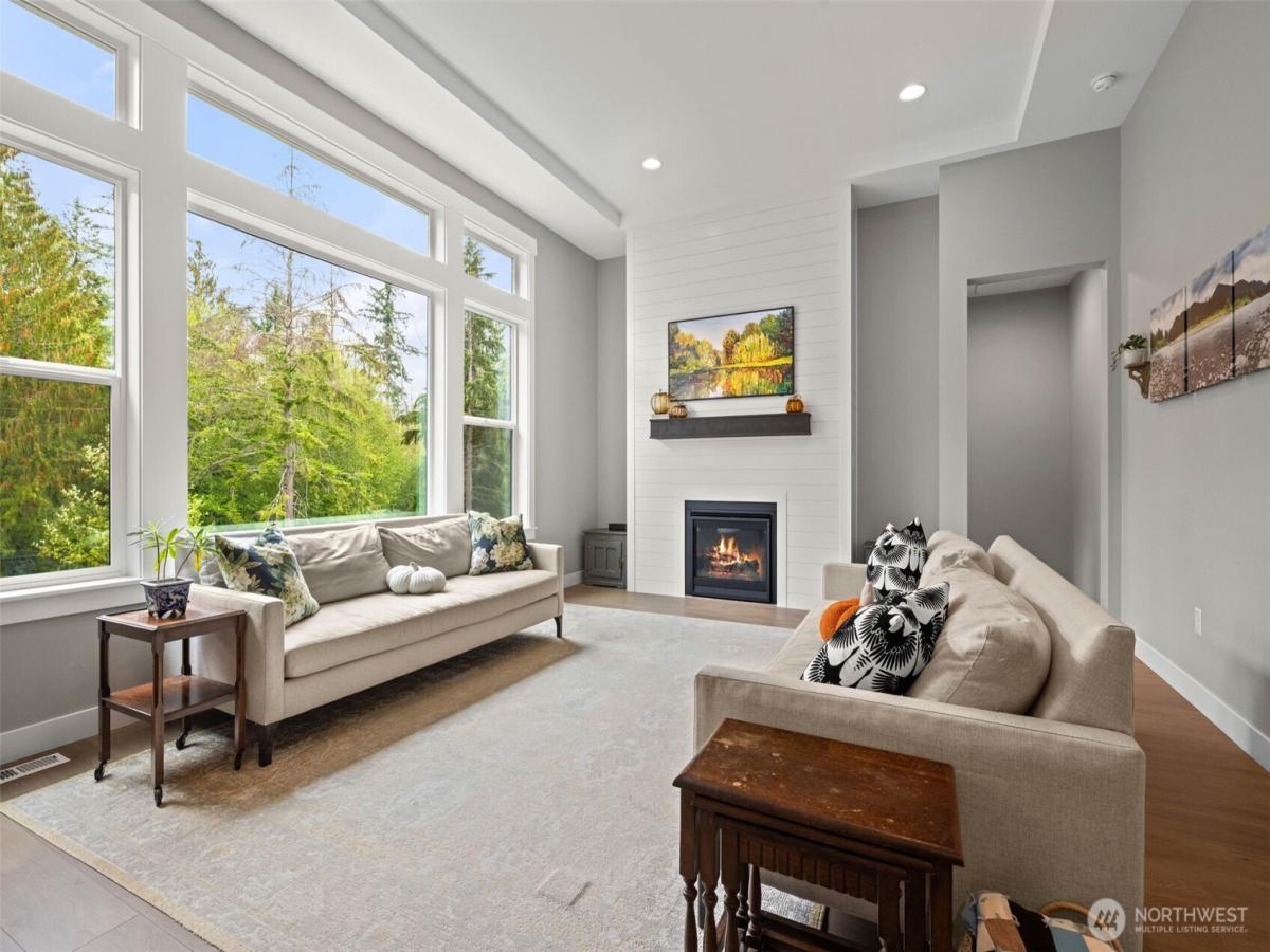 MLS #NWM2439144 image #0