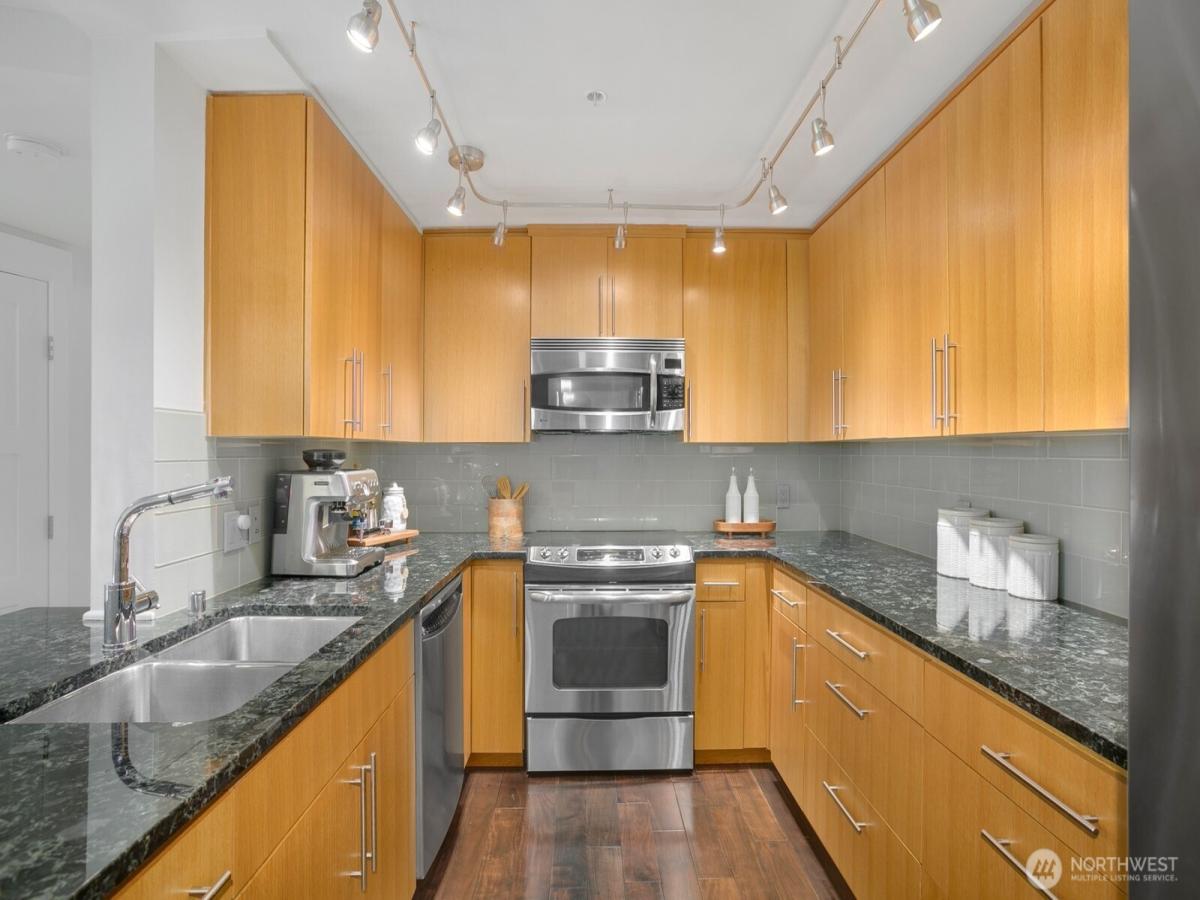 MLS #NWM2439312 image #0