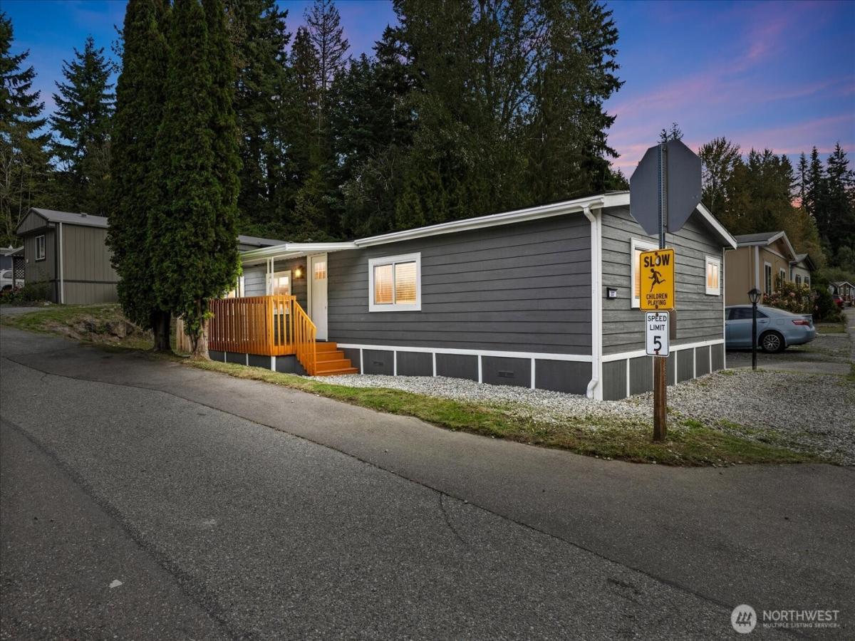 MLS #NWM2439322 image #0