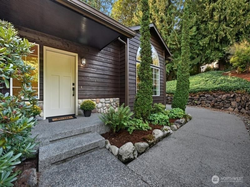 MLS #NWM2439396 image #0