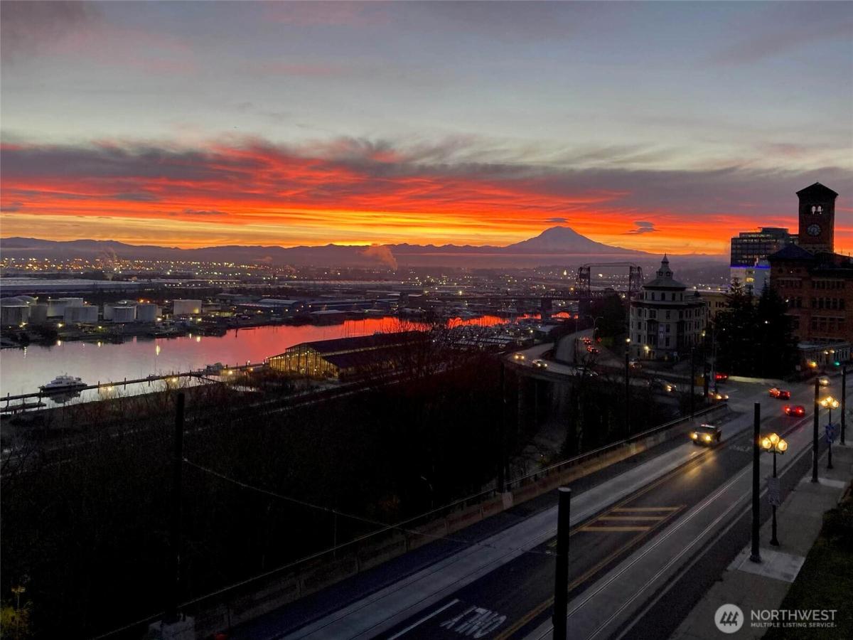 MLS #NWM2439397 image #0