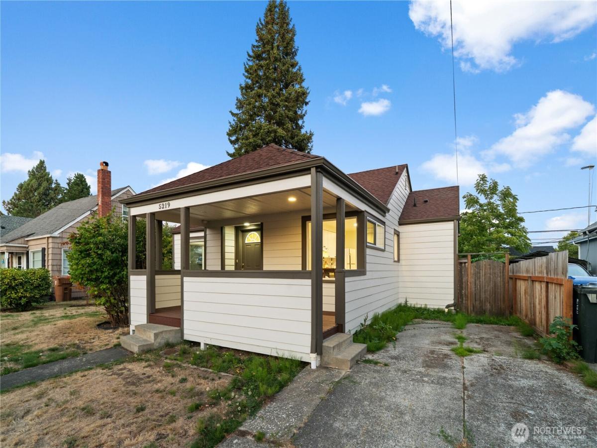 MLS #NWM2439583 image #0