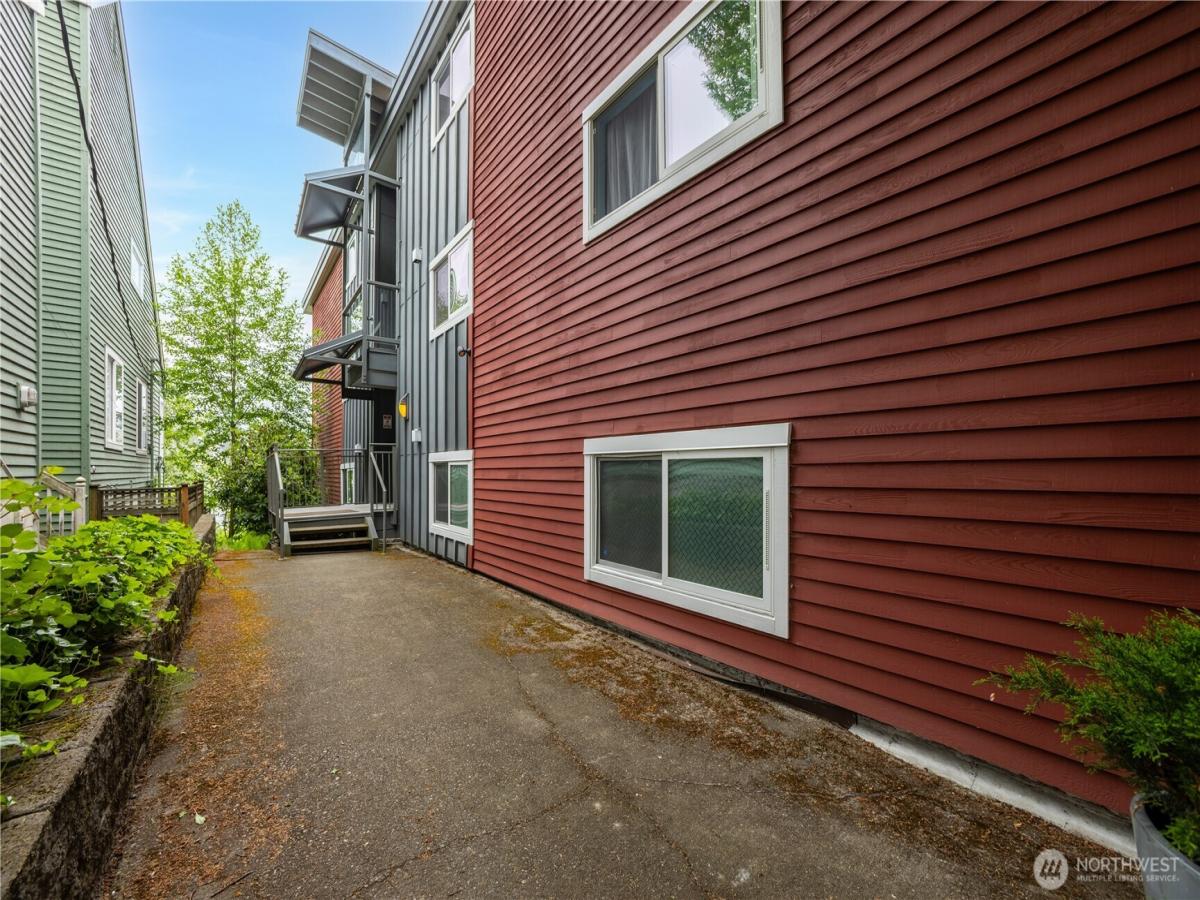MLS #NWM2439721 image #0