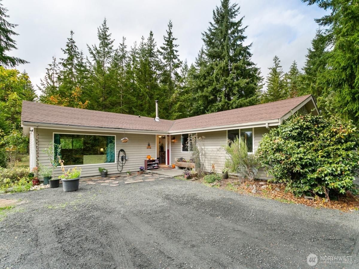 MLS #NWM2439873 image #0