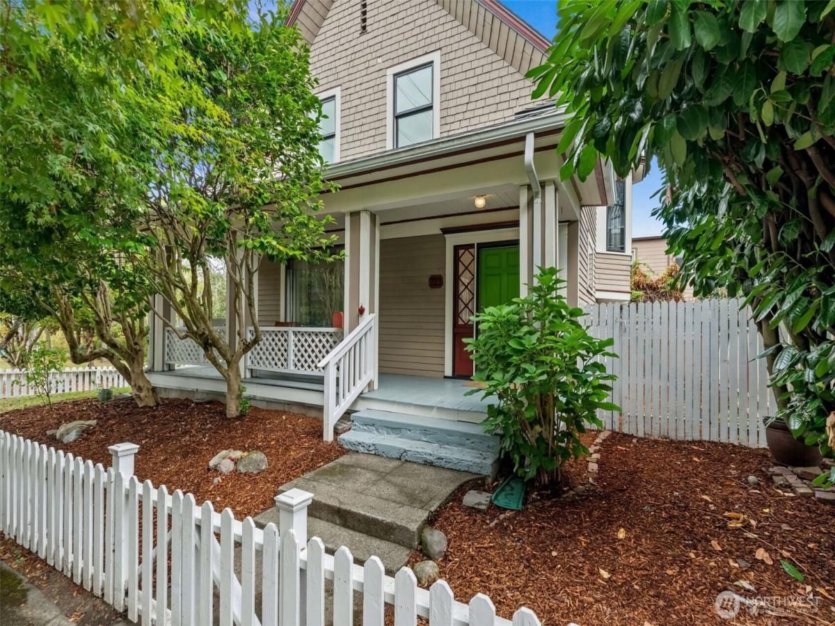 MLS #NWM2440149 image #0