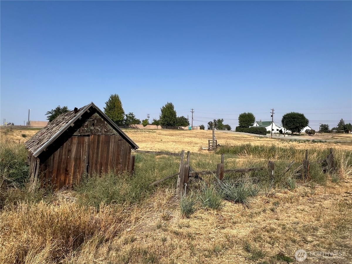 MLS #NWM2440411 image #0