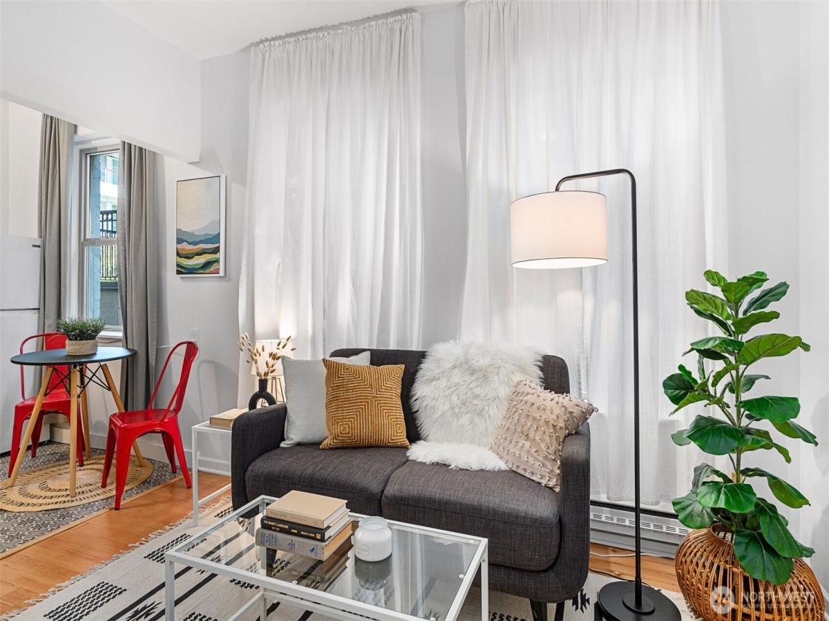 MLS #NWM2440643 image #0