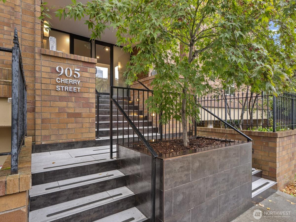 MLS #NWM2440685 image #0