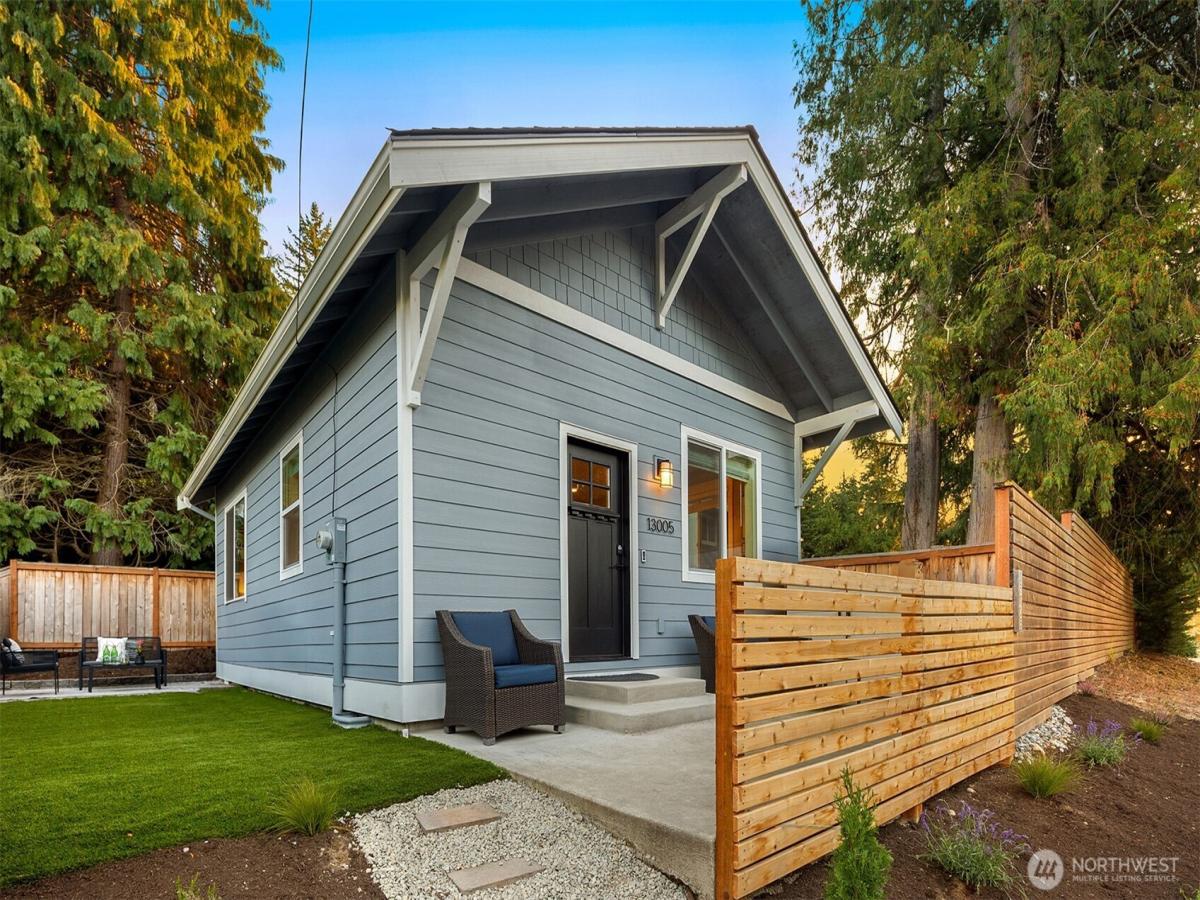 MLS #NWM2440945 image #0