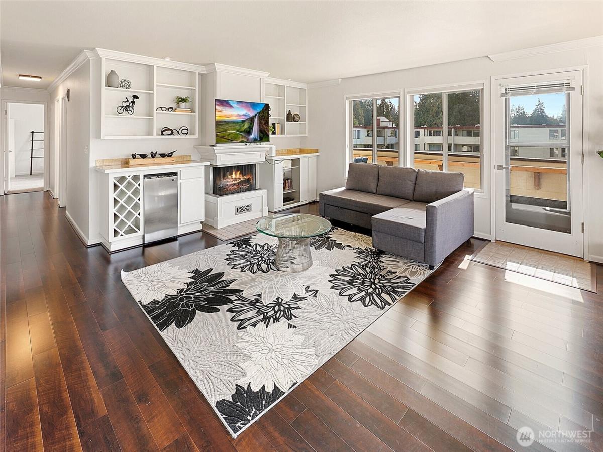 MLS #NWM2441220 image #0