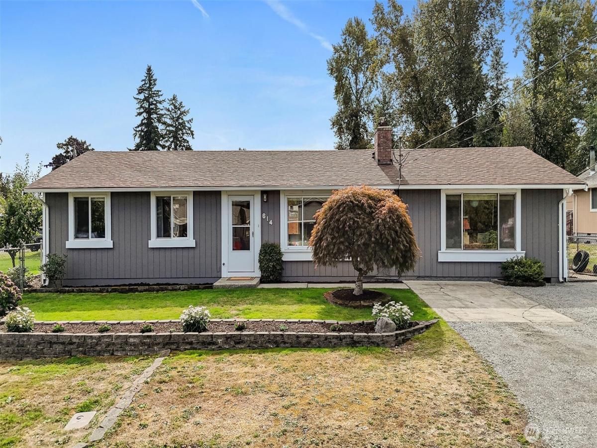 MLS #NWM2441339 image #0