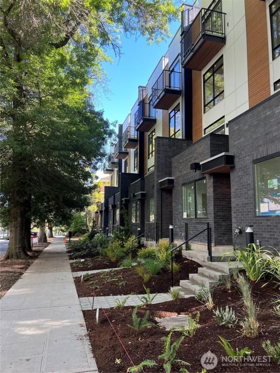 MLS #NWM2441633 image #0