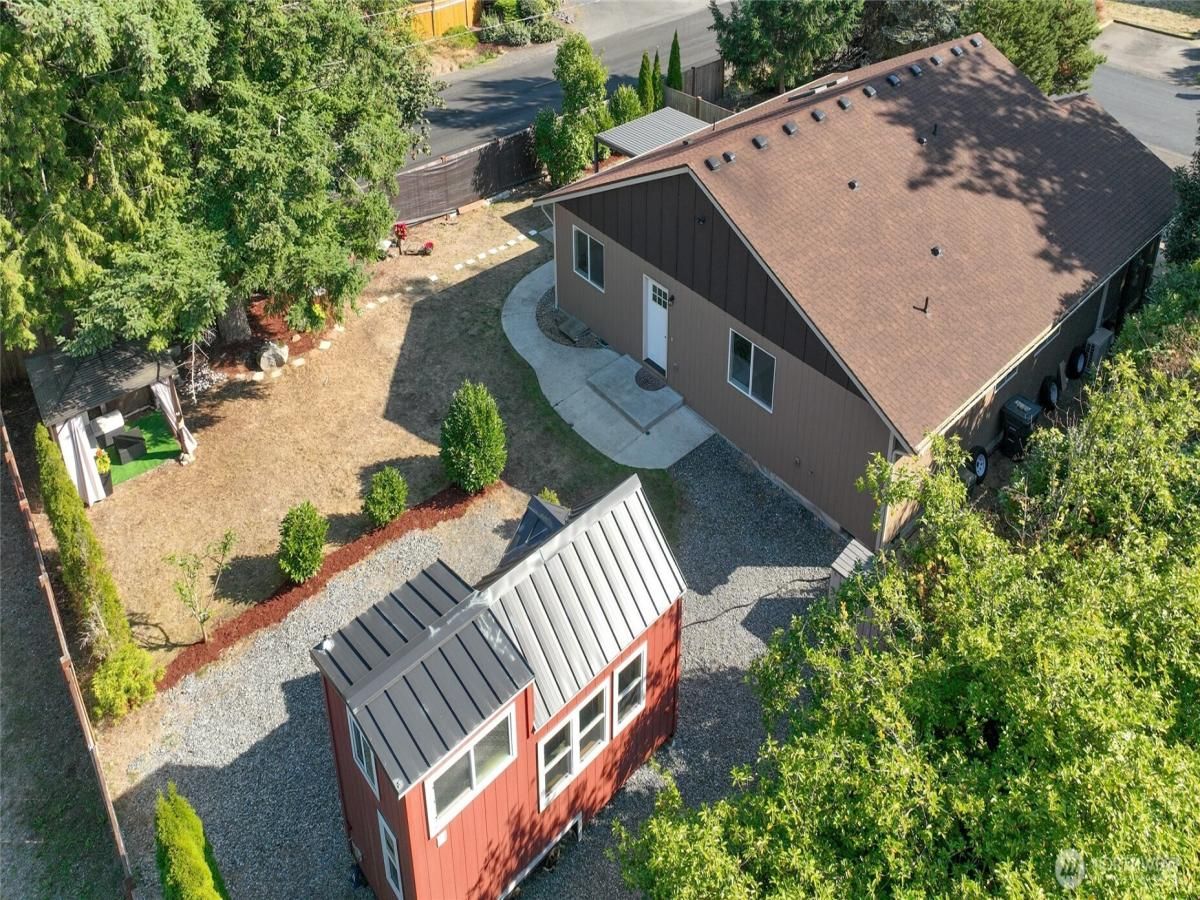 MLS #NWM2441640 image #0